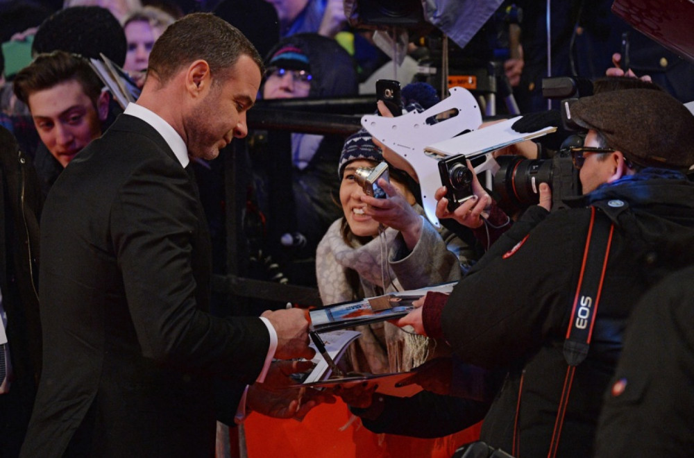 Slavni glumac se skinuo i pokazao savršenu formu: A samo što je izašao iz bolnice FOTO