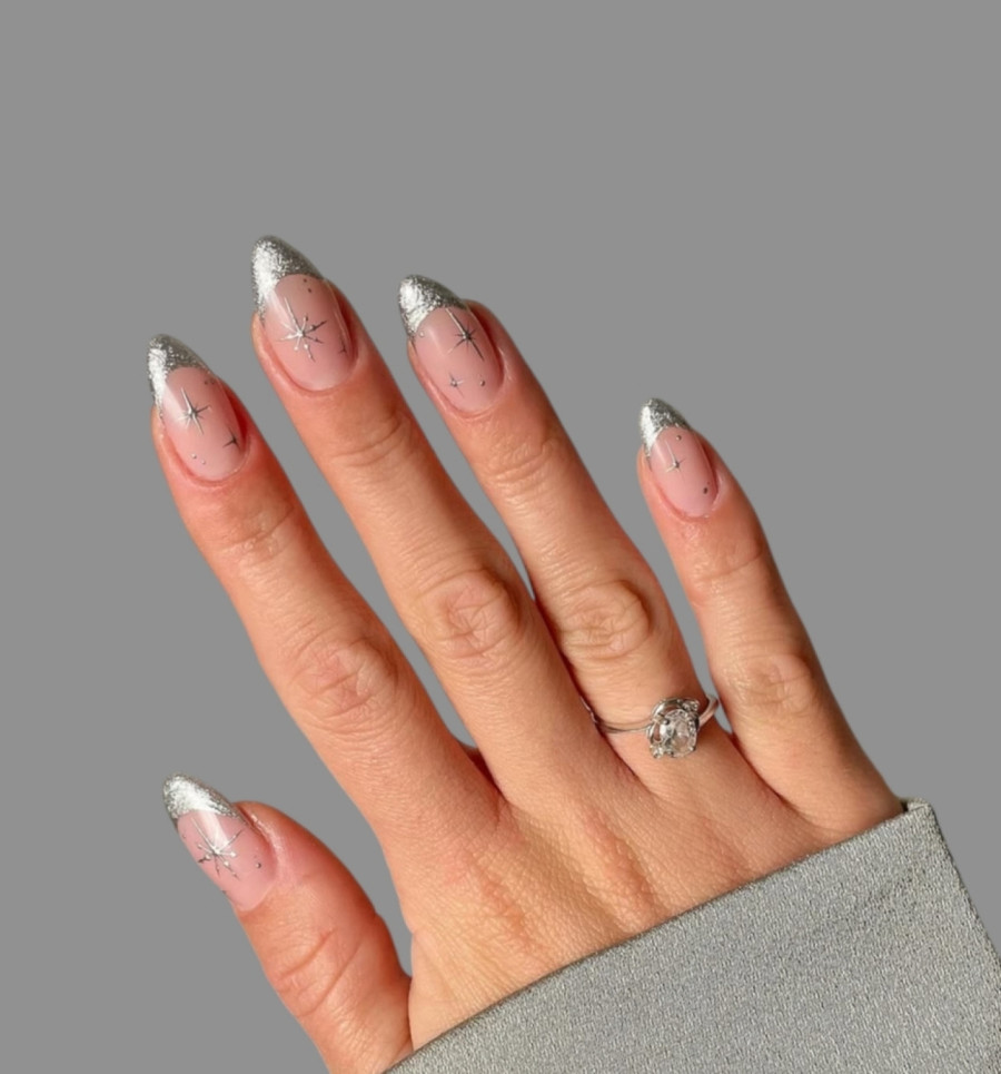 Zašto je srebrni manikir idealan izbor za praznične dane? FOTO