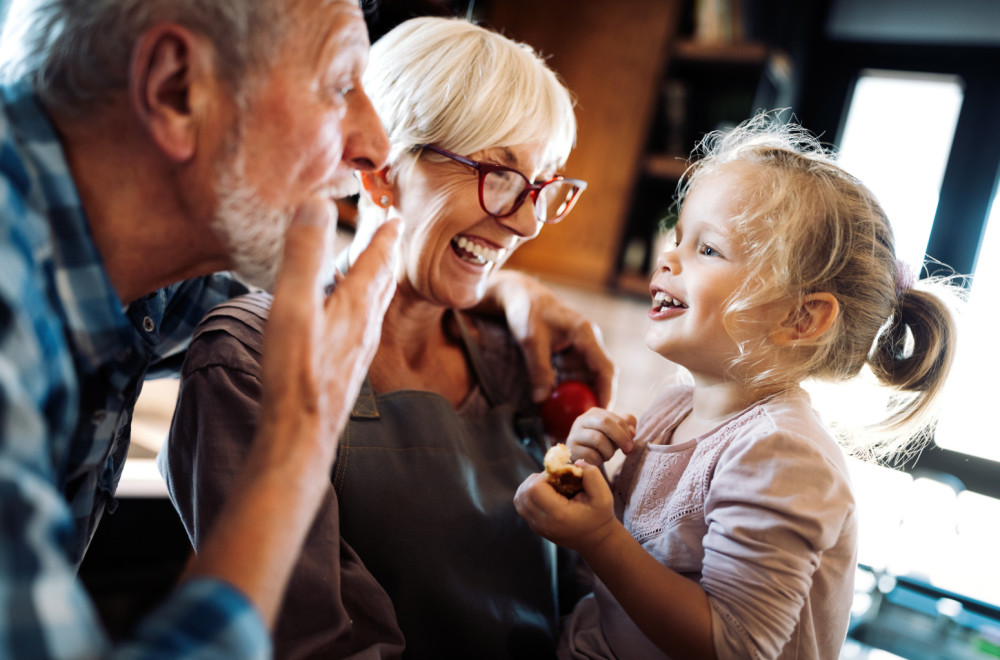 Neverovatna veza: Odrastanje uz baku i deku donosi 5 velikih prednosti
