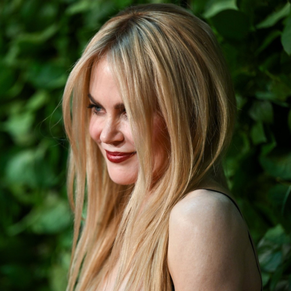 Konačno je vratila svoj imidž zanosne lepotice i mnoge podsetila na stare dane FOTO