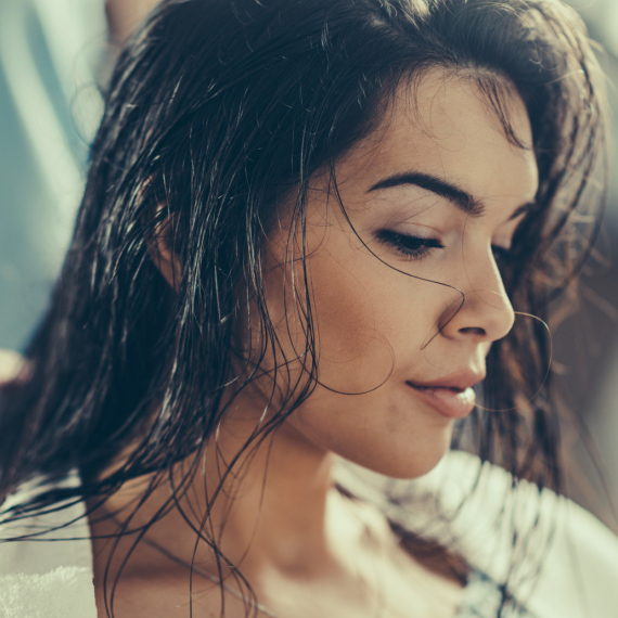 Frizeri vam poručuju: Prestanite da radite ovo svojoj kosi u 2026.