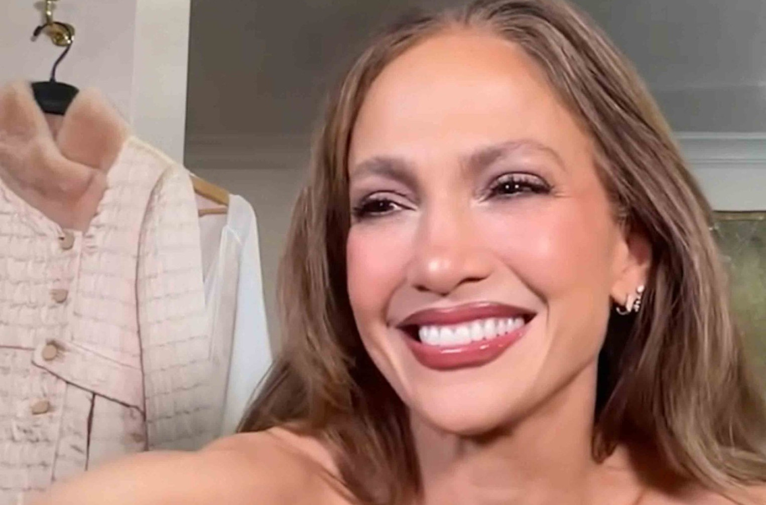 Džej Lo očarala božićnim selfijem, ali omakla joj se greška i ljudi se smeju FOTO/VIDEO