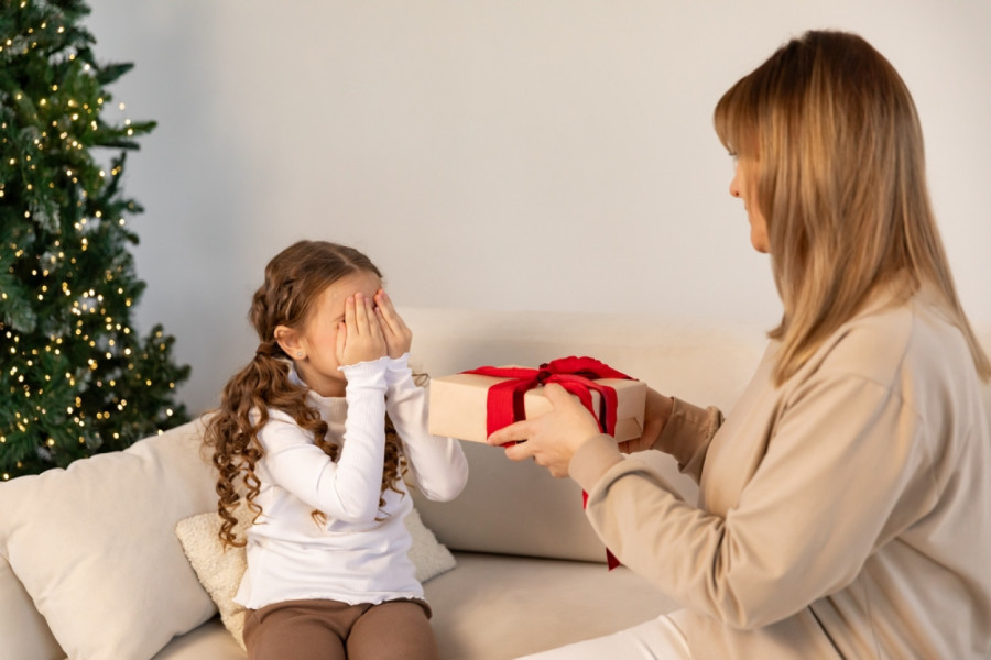 Danas slavimo Materice: Zbog čega se vezuju majke i šta se poklanja deci?