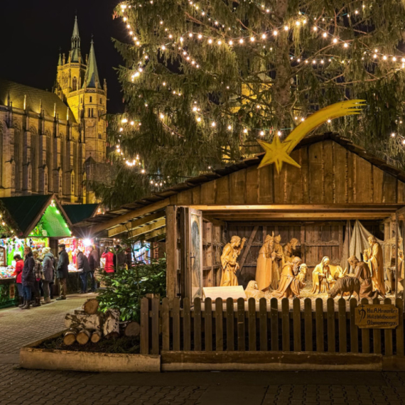 Ljudi u šoku zbog prizora iz crkve: "Isus kao vanzemaljac, bolesno i odvratno" VIDEO