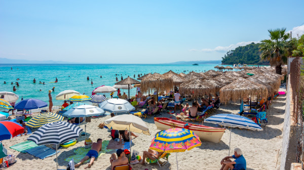 Nabave ga za par centi, a onda prodaju za pet evra: Ovaj letnji posao na plažama ruši sve rekorde zarade