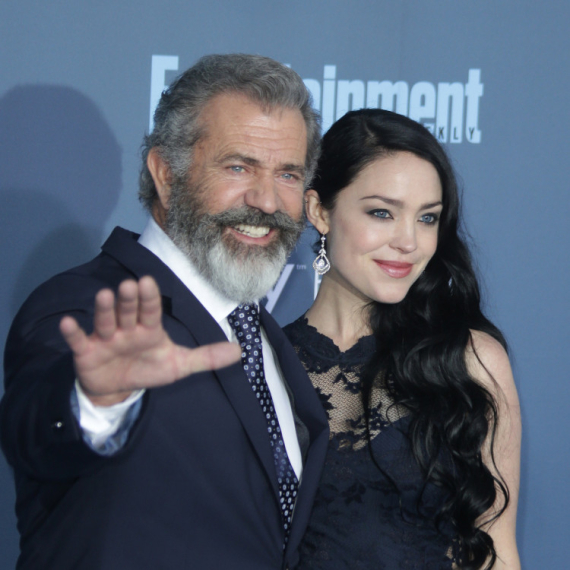 Raskid nakon devet godina: Mel Gibson i 34 godine mlađa lepotica potvrdili kraj FOTO