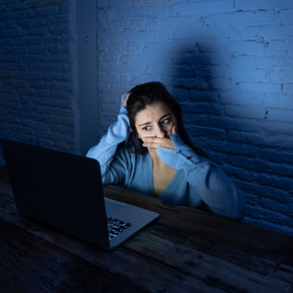 Deca sve ranije izložena pornografiji: Već sa pet godina prvi put gledali