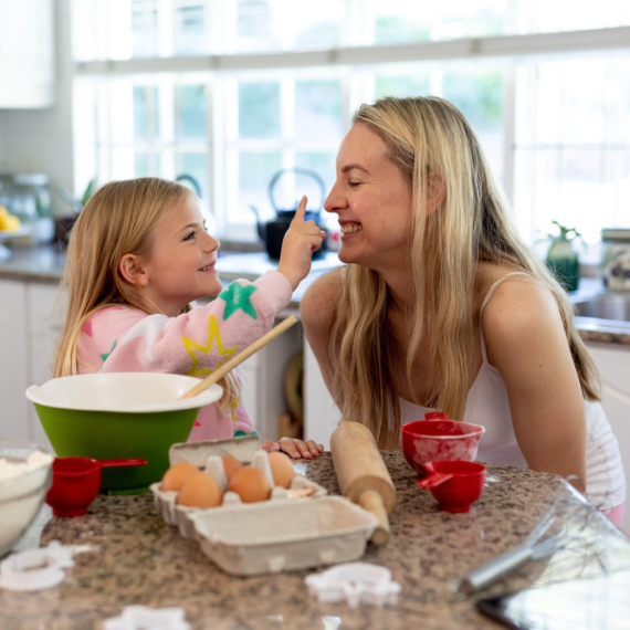 Pečenje kolača za druge smanjuje stres i poboljšava raspoloženje