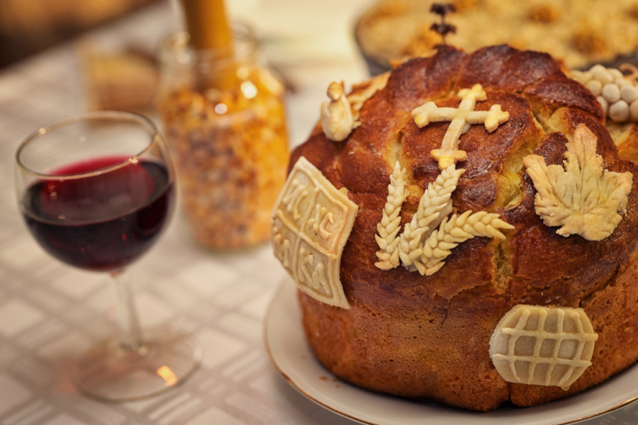 Šta treba da uradite sa novčićem izvučenim iz česnice? Mnogi ne znaju običaj do kraja