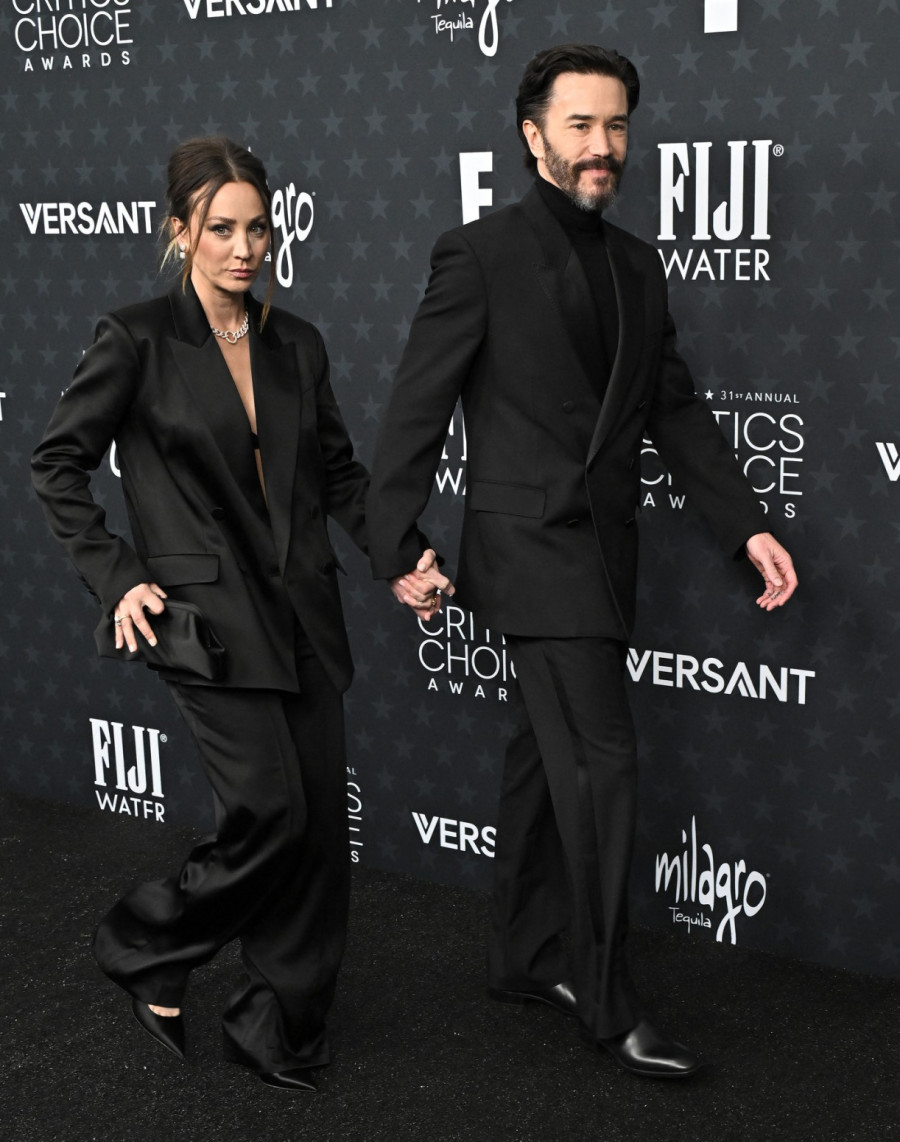 Dženifer Aniston i Bred Pit sa Temua: Glumica na stubu srama zbog kultnog stajlinga FOTO