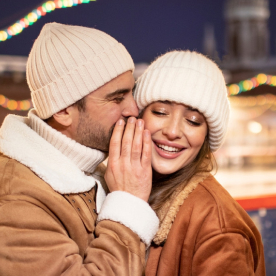 Ako vas muškarac istinski voli – opisaće vas uz ovih osam reči