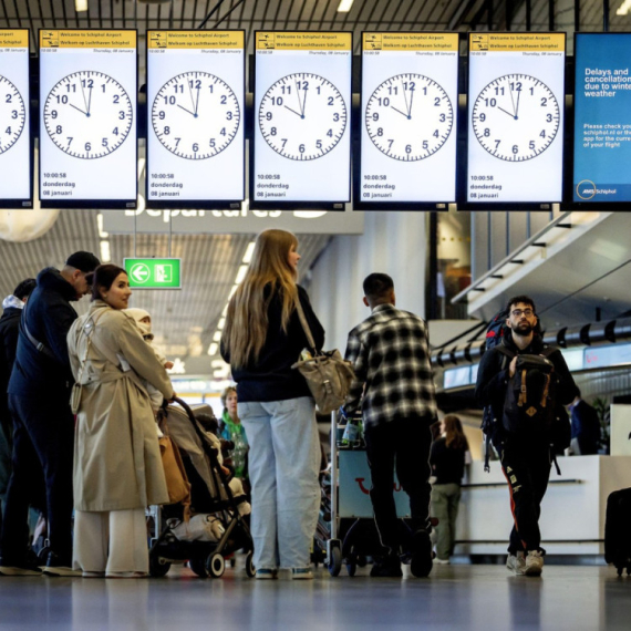Holandski aerodrom okovan snegom povećava cene karata: Otkazali 3.500 letova