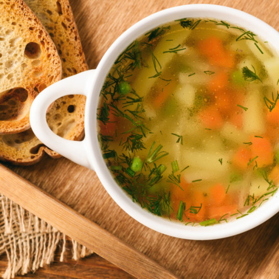 "Tajni" sastojak za domaću supu: I mirisom i ukusom vraća u detinjstvo