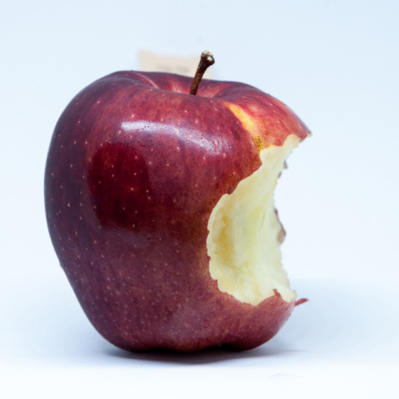 Znate li šta se događa u telu ako svaki dan pojedete jabuku?