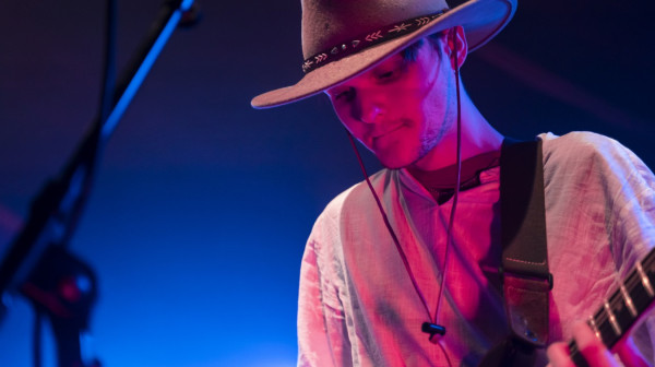 Preminuo osnivač i gitarista poznatog rok benda: Njegov otac uputio snažan apel