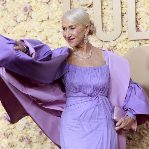 Umesto plastičnih operacija, legendarna glumica ima super trik za lepo lice FOTO