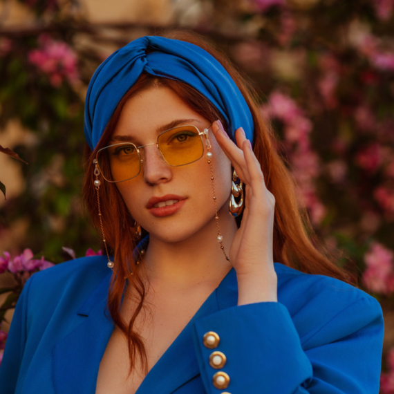 Kosa vam je neposlušna i "zrela" za pranje? Ova frizura rešava sve u sekundi FOTO