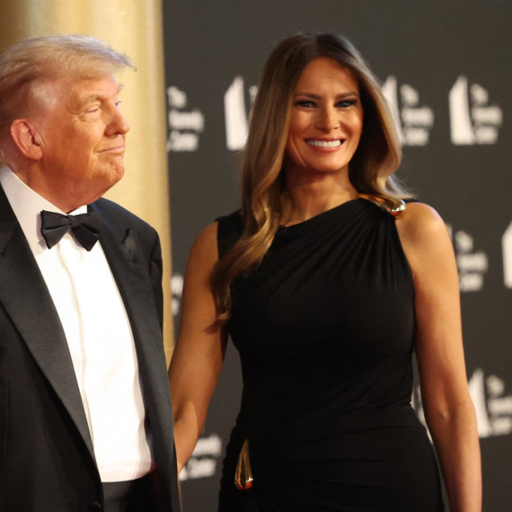 Ko je bio prvi dečko Melanije Tramp? Ljubavnu idilu prekinula vojska i više se nikad nisu videli FOTO