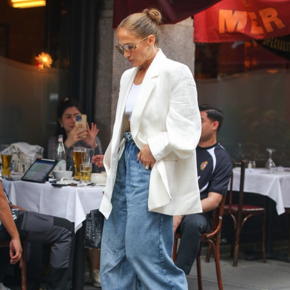 Džej Lo nosi omiljeni odevni predmet Srpkinja i izgleda savršeno FOTO