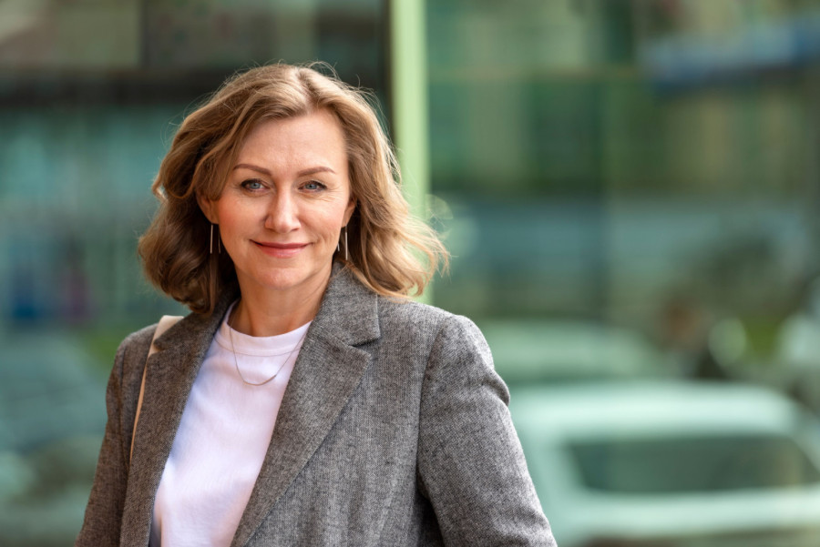 Podmlađuju barem 10 godina: Ovo su boje kose za žene u pedesetima