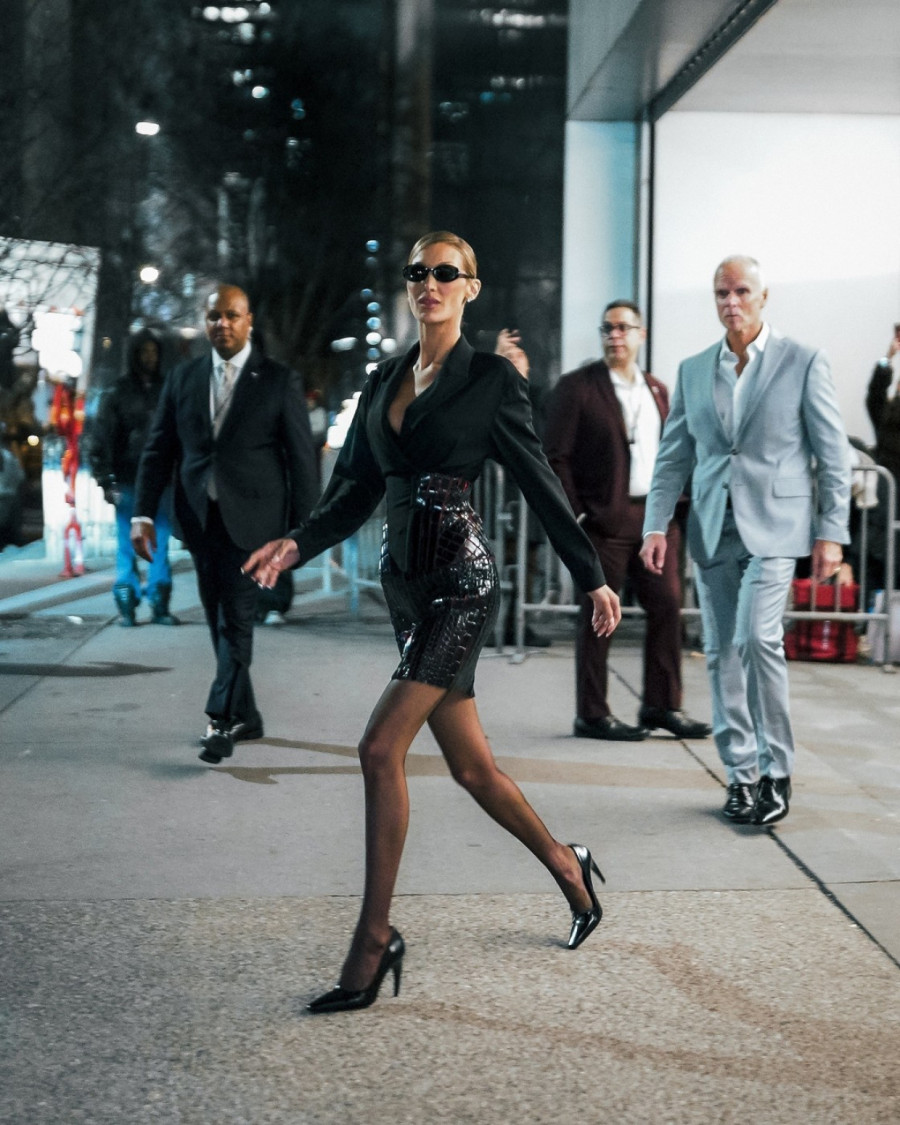 Bela Hadid u gaćicama zapalila mreže: Vratila je omraženi modni trend FOTO