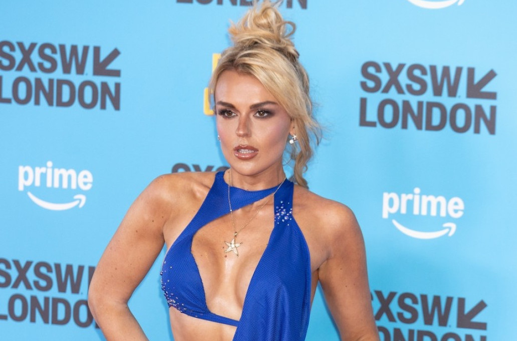 Ko je bivša devojka Bruklina Bekama koja ga brani? Nekad je Viktoriju obožavala FOTO