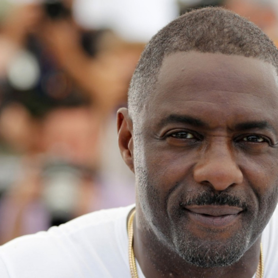 Filmska zvezda sa suprugom u Davosu: Poslali važnu poruku