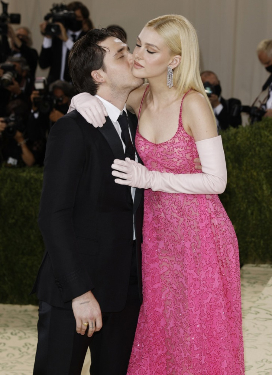 Novi detalji venčanja koje je razorilo porodicu: Bruklinu Bekamu postavljen ultimatum?