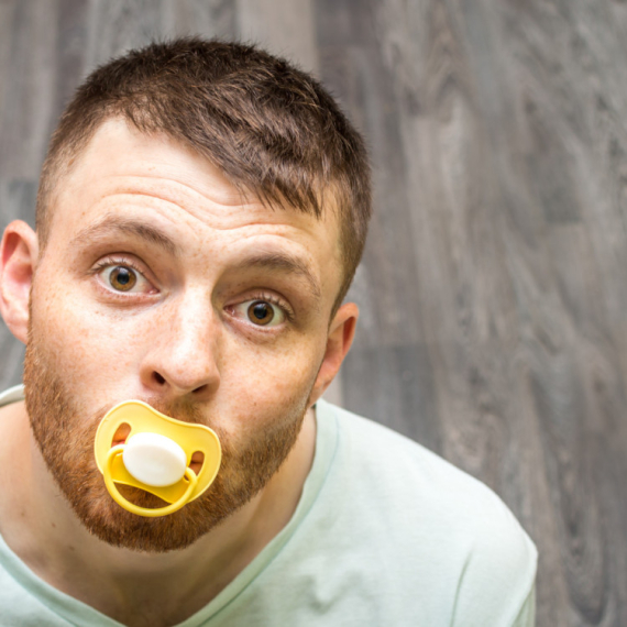 Gen Z ima bizaran trend sa cuclama: Stomatolozi upozoravaju na ozbiljne posledice VIDEO