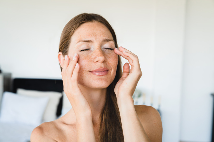 Domaća maska za lice od 3 sastojka: Dubinski hrani kožu i smanjuje bore