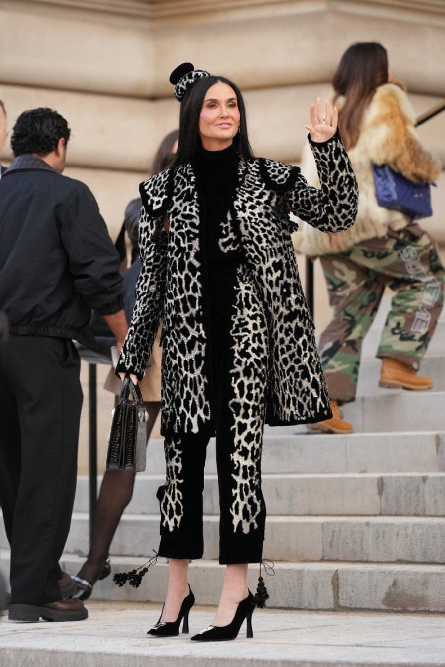 Modno remek-delo Demi Mur u senci ispeglanog lica: Opet je išla pod nož? FOTO