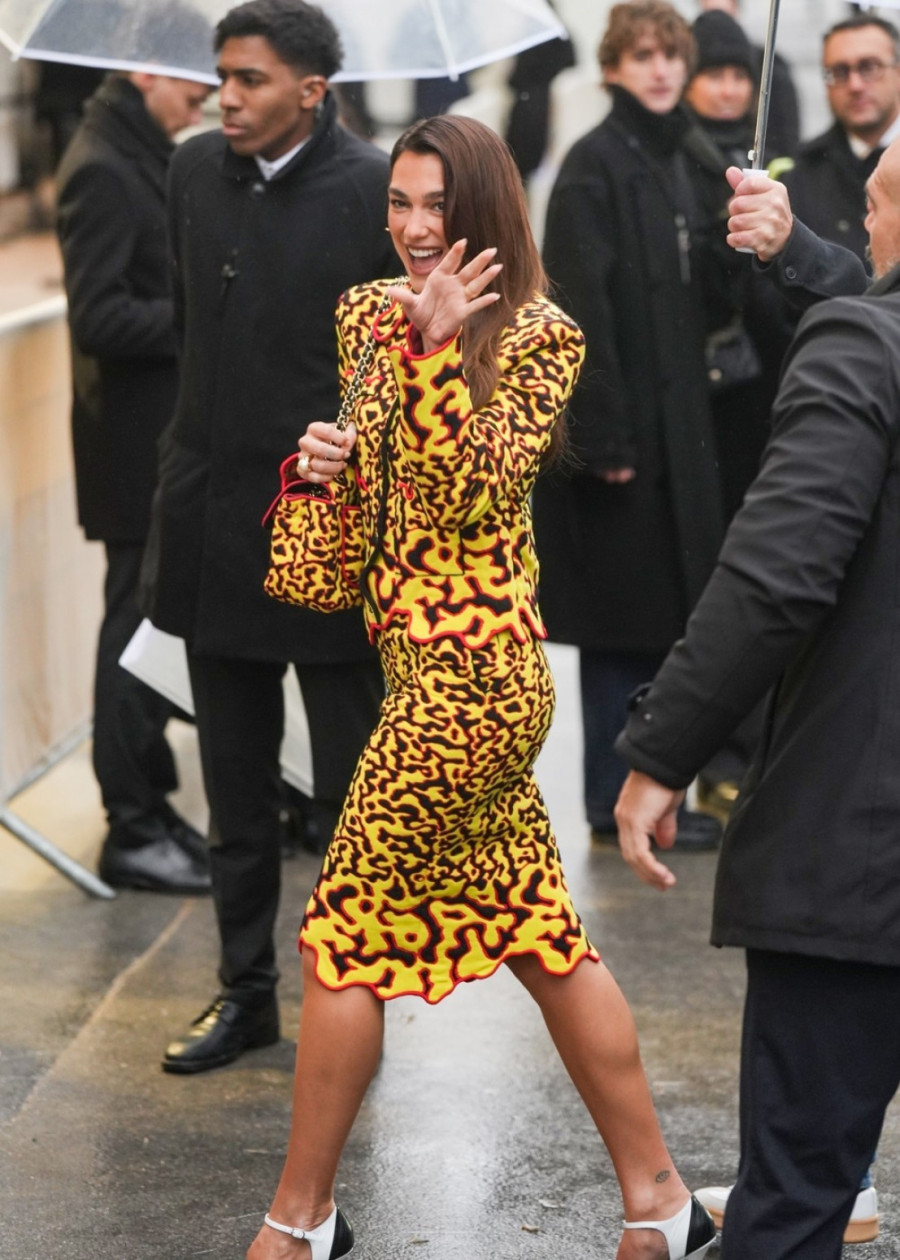 Modni iskorak slavne Albanke: Uvek provokativna, a sada... FOTO