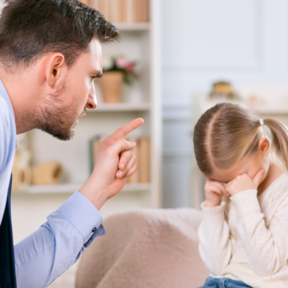 Strogo roditeljstvo na detetu ostavlja 8 posledica koje se vide tek mnogo kasnije