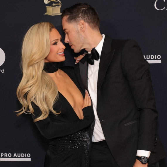 Bajkovito izdanje "divlje" plavuše: Ko kaže da mora da bude gola? FOTO/VIDEO