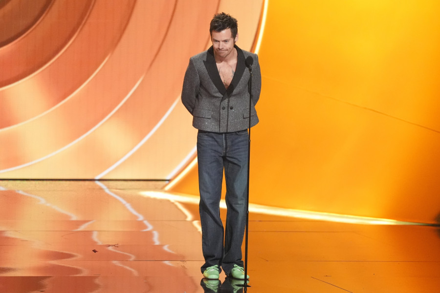 Umesto skupocenog odela – ovo: Da li i dalje zaslužuje da bude modna ikona? FOTO/ANKETA