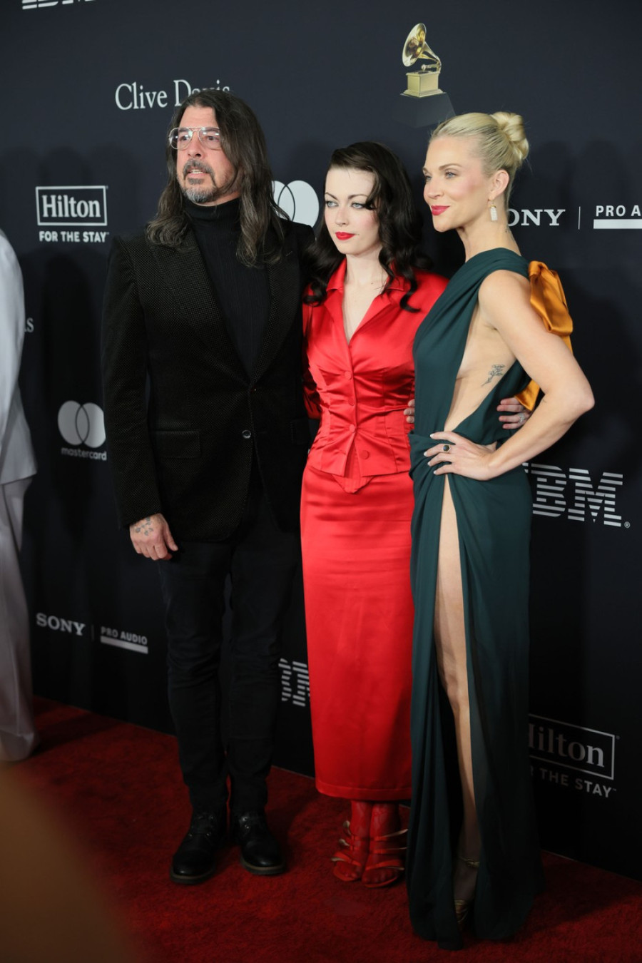 Tako izgleda osvetnička haljina: Jedan končić sprečava katastrofu FOTO