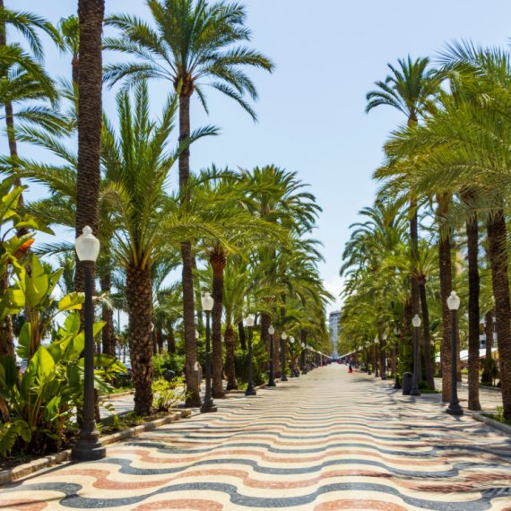 Španski biser nikad dostupniji: Srbi sve češće putuju na ovu destinaciju, a zimi ima posebnu čar FOTO