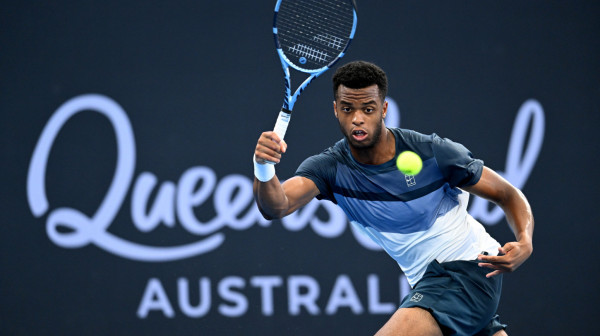 Da li ste videli bizarniju predaju u tenisu? VIDEO