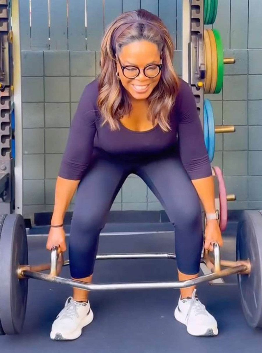 Snimak iz teretane usijao mreže: Slavna voditeljka slavi 72. rođendan mršavija nego ikad VIDEO