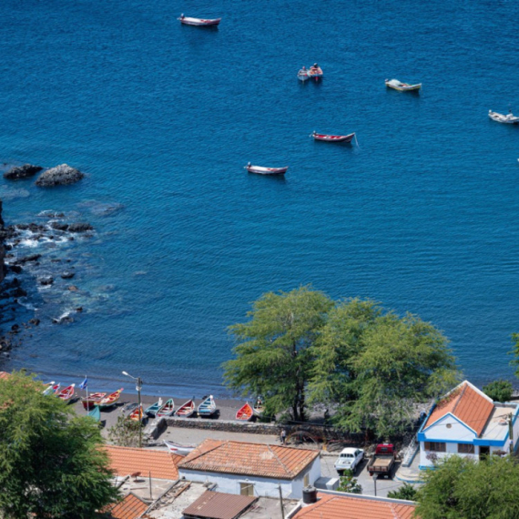 Katastrofa na poznatim ostrvima; Stotine turista se zarazilo: Stiglo hitno upozorenje