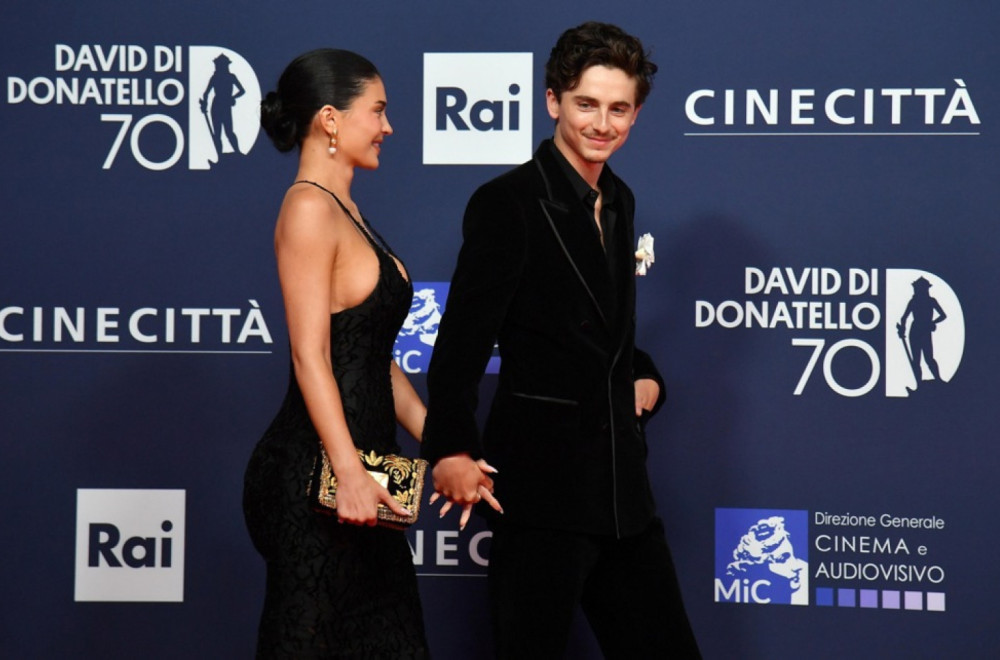 Rijaliti lepotica je prevarena? Sa njim planirala brak, a on se topi pored zanosne Rumunke VIDEO