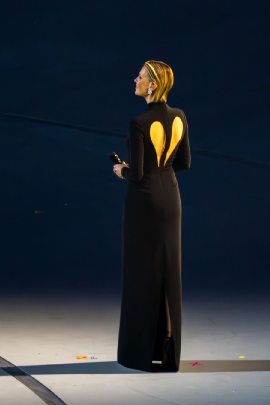 Najfatalnija plavuša sveta na ZOI: Ne mora da se skine da bi svi gledali u nju FOTO