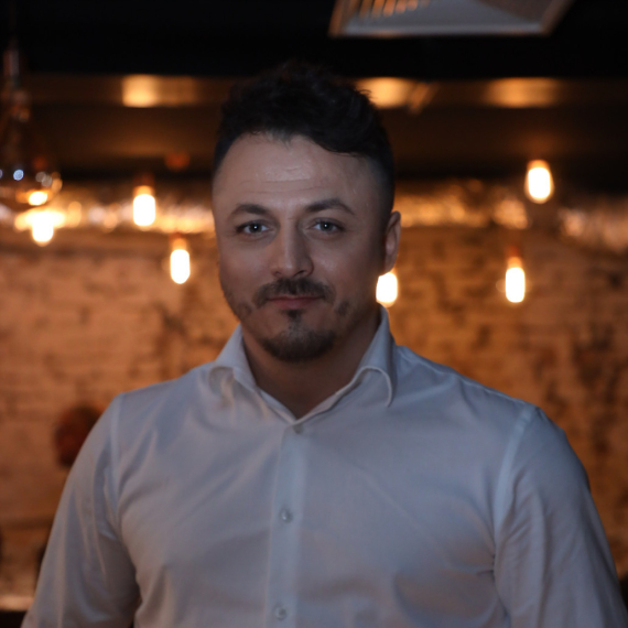 Daniel Kajmakoski nađen vezan u smrskanom autu: Spasen u poslednjem trenutku