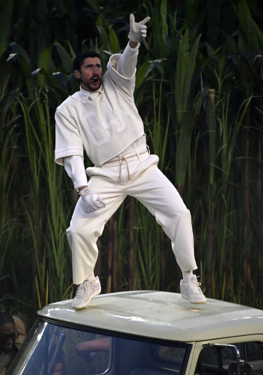 Sve je prevario: Umesto skupog brenda, nastupio u onom koji Srpkinje obožavaju FOTO/VIDEO