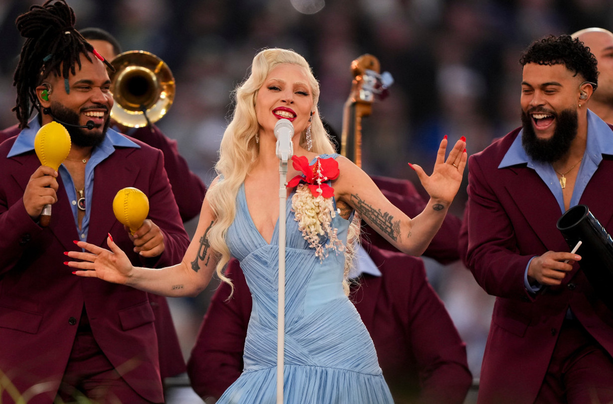 Lejdi Gaga na Superboulu, ali potpuno drugačija: Ozempik je učinio svoje FOTO