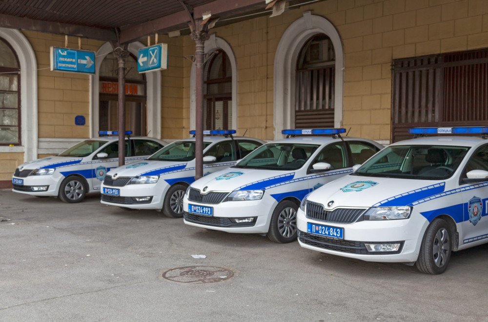 Zaplenjeno skoro 800 parfema vrednosti više od četiri miliona dinara u Subotici