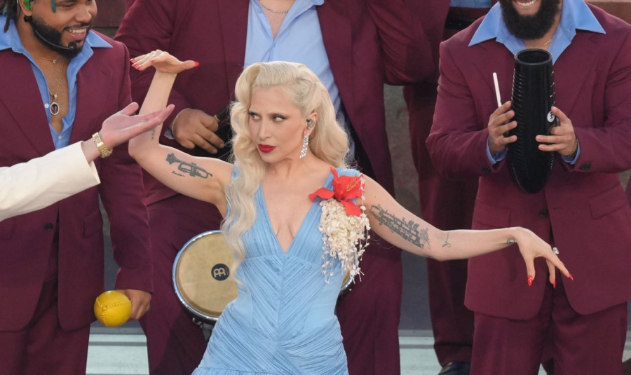 Ledi Gaga na Superboulu, ali potpuno drugačija: Ozempik je učinio svoje FOTO