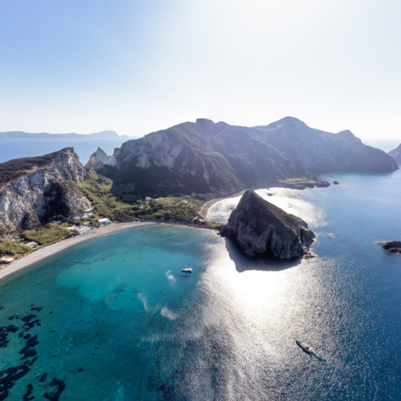 Italijansko ostrvo izgleda kao raj na zemlji: Mnogi nisu ni čuli za njega  FOTO