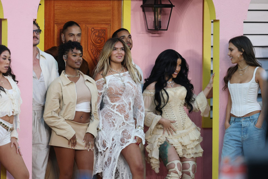 Brutalna žena: Zanosna glumica u 5. deceniji izgleda kao devojčica FOTO