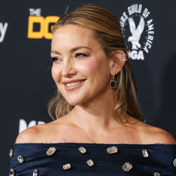 Uska haljina "puca", ali jedan dijamant je ukrao pažnju: Kejt Hadson obožava svoje telo FOTO